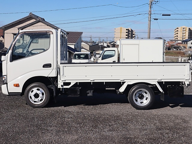 平ボディ　積載1350kg　標準10尺|中古トラックの販売・買取・査定のアイナビ