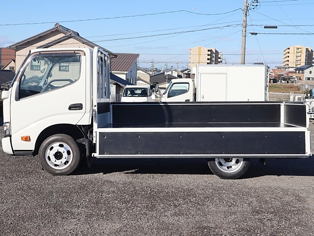 平ボディ　積載1350kg　標準10尺|中古トラックの販売・買取・査定のアイナビ