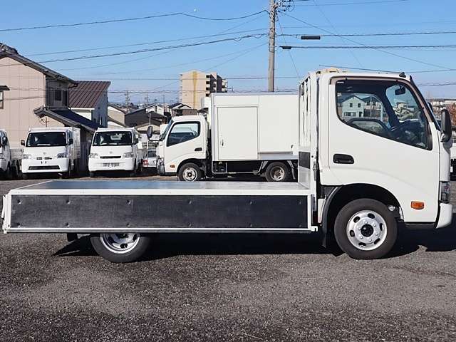 平ボディ　積載1350kg　標準10尺|中古トラックの販売・買取・査定のアイナビ