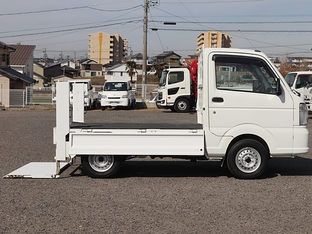 垂直式パワーゲート4WD積載350KG 新明和RE04|中古トラックの販売・買取・査定のアイナビ