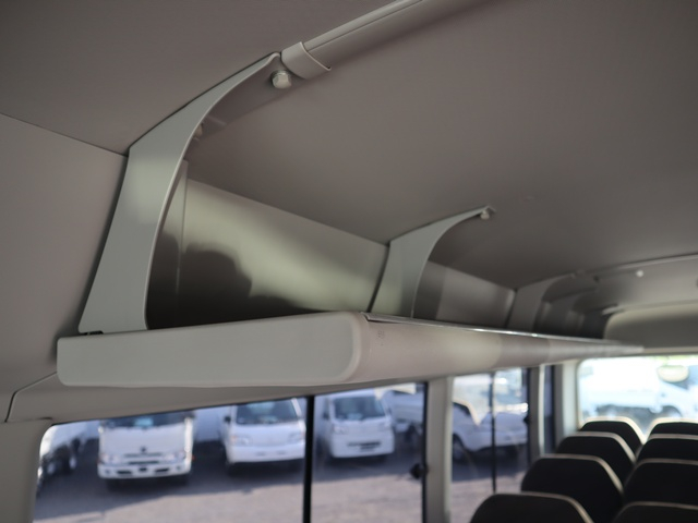 29人乗り 自動グライドドア 連動オートステップ|中古トラックの販売・買取・査定のアイナビ