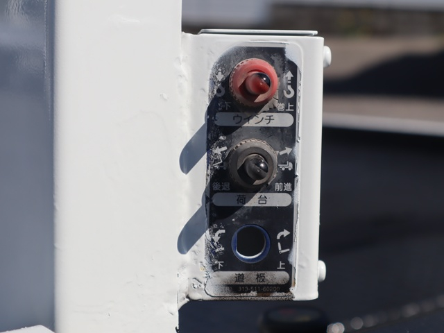 積載車 キャリアカー 積載3t タダノ ラジコン ウインチ|中古トラックの販売・買取・査定のアイナビ