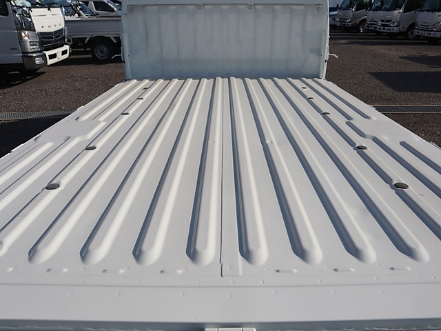 DX Xエディション 平ボディ 積載800KG|中古トラックの販売・買取・査定のアイナビ