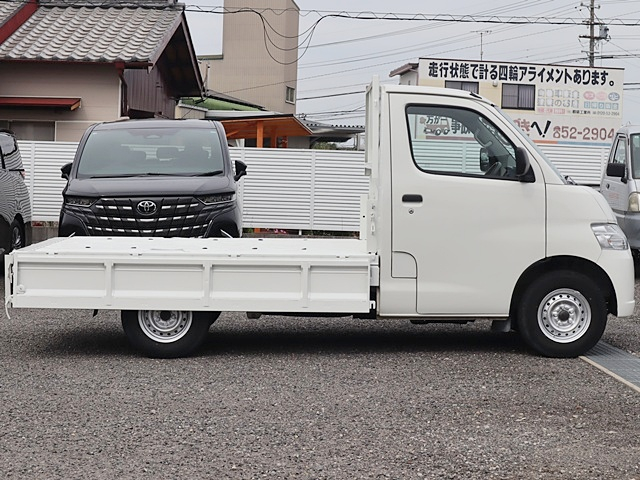DX 平ボディ 積載800KG Wエアバッグ ETC|中古トラックの販売・買取・査定のアイナビ