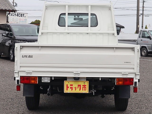 DX 平ボディ 積載800KG Wエアバッグ ETC|中古トラックの販売・買取・査定のアイナビ