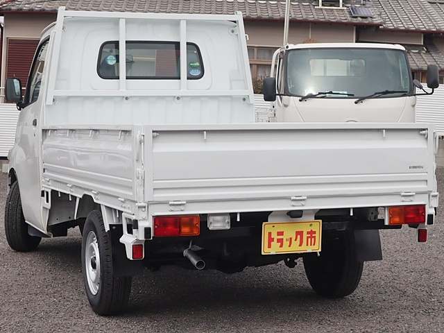 積載800Kg 平ボディ 車両総重量2050Kg AT限定|中古トラックの販売・買取・査定のアイナビ