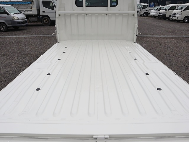 積載800Kg 平ボディ 車両総重量2050Kg AT限定|中古トラックの販売・買取・査定のアイナビ
