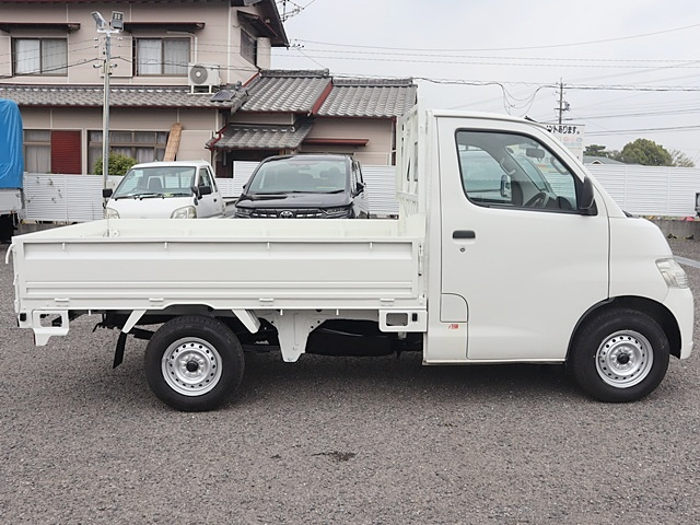 積載800Kg 平ボディ 車両総重量2050Kg AT限定|中古トラックの販売・買取・査定のアイナビ