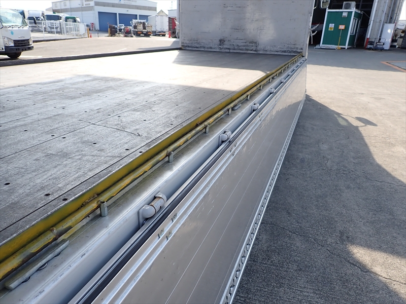 【352766】中型　アルミウィング|中古トラックの販売・買取・査定のアイナビ