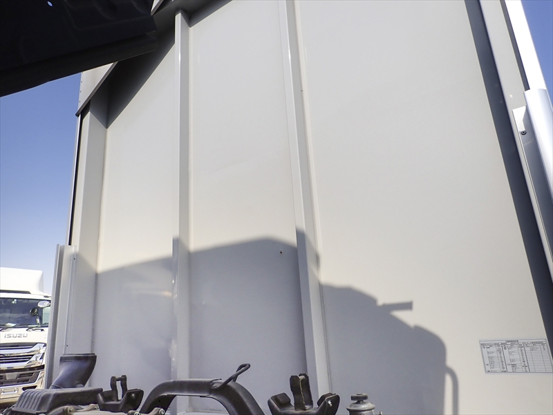 【352766】中型　アルミウィング|中古トラックの販売・買取・査定のアイナビ