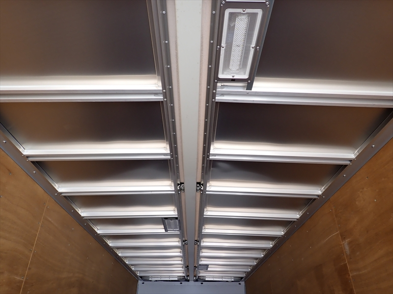 【352377】大型アルミウィング　ジョルダーレール付き|中古トラックの販売・買取・査定のアイナビ