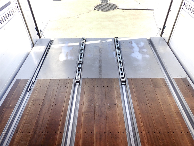 【352377】大型アルミウィング　ジョルダーレール付き|中古トラックの販売・買取・査定のアイナビ