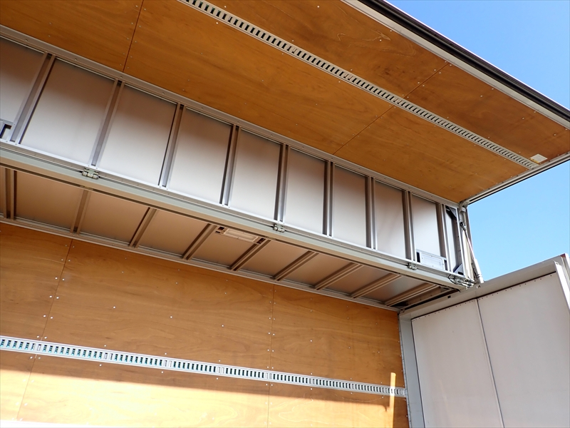 【352377】大型アルミウィング　ジョルダーレール付き|中古トラックの販売・買取・査定のアイナビ