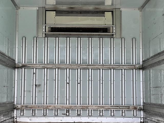 日野|中古トラックの販売・買取・査定のアイナビ