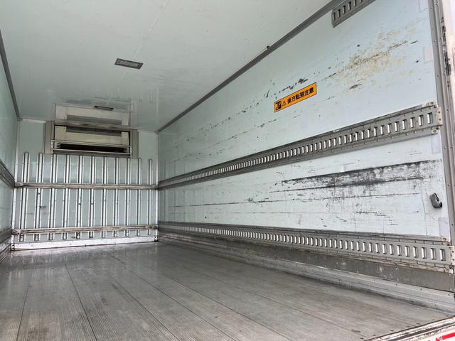 日野|中古トラックの販売・買取・査定のアイナビ