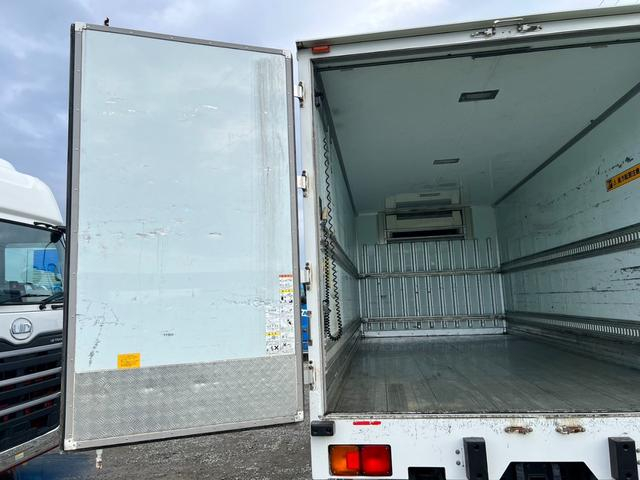 日野|中古トラックの販売・買取・査定のアイナビ