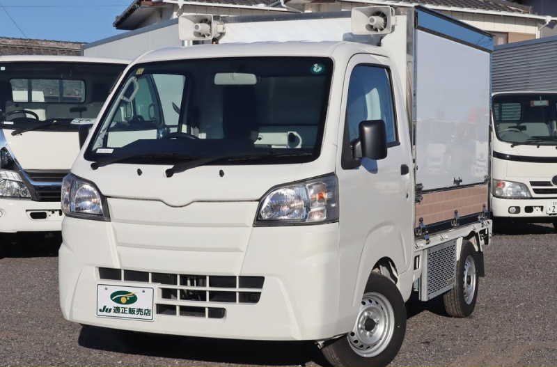 移動販売車 4WD 冷蔵冷凍装置付 AT限定免許対応|中古トラックの販売・買取・査定のアイナビ