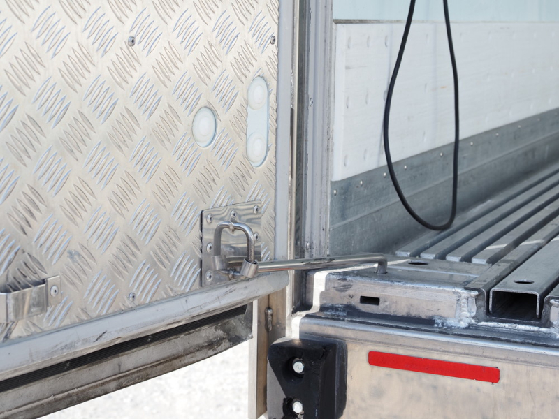 日野 冷凍バン レンジャー|中古トラックの販売・買取・査定のアイナビ