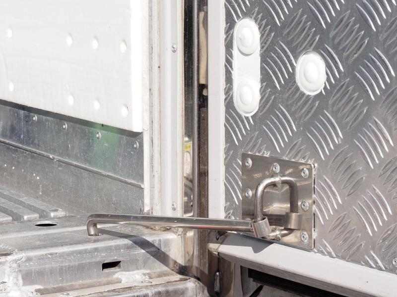 日野 冷凍バン レンジャー|中古トラックの販売・買取・査定のアイナビ