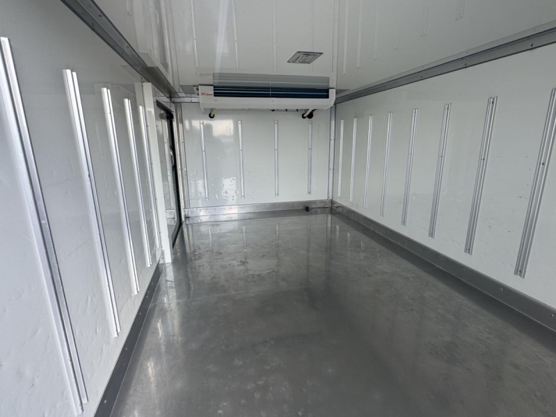 R3 トヨタ ダイナ 冷蔵冷凍 左スライドドア|中古トラックの販売・買取・査定のアイナビ