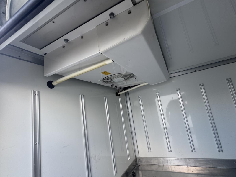 R3 トヨタ ダイナ 冷蔵冷凍 左スライドドア|中古トラックの販売・買取・査定のアイナビ