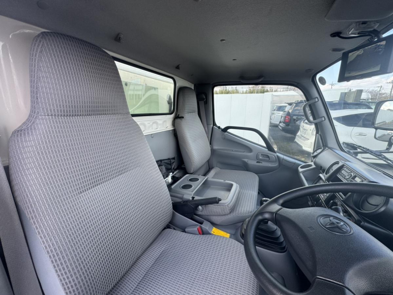 R3 トヨタ ダイナ 冷蔵冷凍 左スライドドア|中古トラックの販売・買取・査定のアイナビ