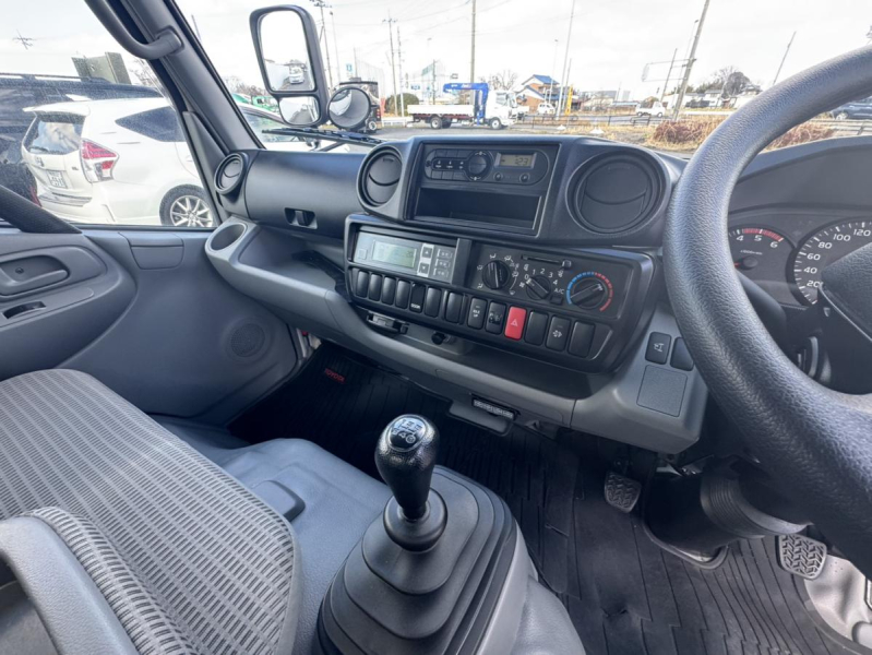 R3 トヨタ ダイナ 冷蔵冷凍 左スライドドア|中古トラックの販売・買取・査定のアイナビ