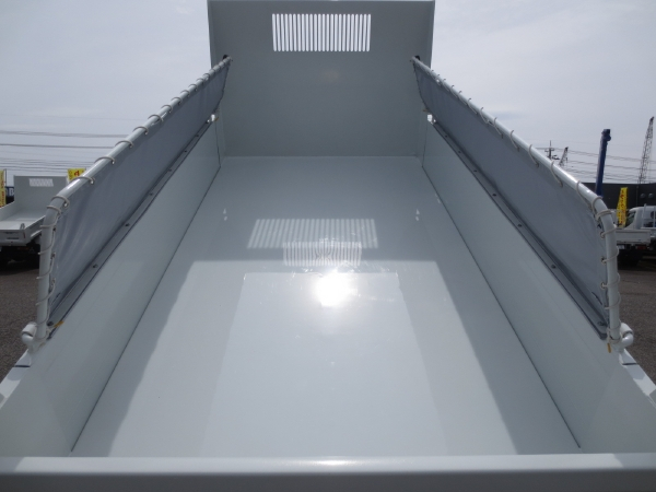 三菱キャンター全低床強化ダンプ|中古トラックの販売・買取・査定のアイナビ