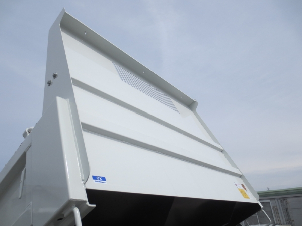 三菱キャンター全低床強化ダンプ|中古トラックの販売・買取・査定のアイナビ