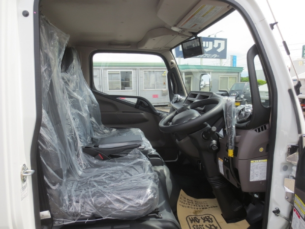 三菱キャンター全低床強化ダンプ|中古トラックの販売・買取・査定のアイナビ