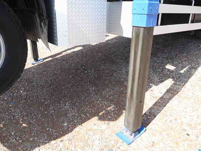 三菱ファイタークレーン増トンワイド5段セルフクレーン|中古トラックの販売・買取・査定のアイナビ