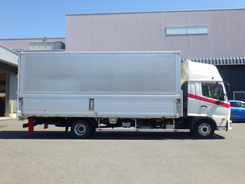 62ワイド　ハイルーフ　積載2.8t　内高2,420|中古トラックの販売・買取・査定のアイナビ