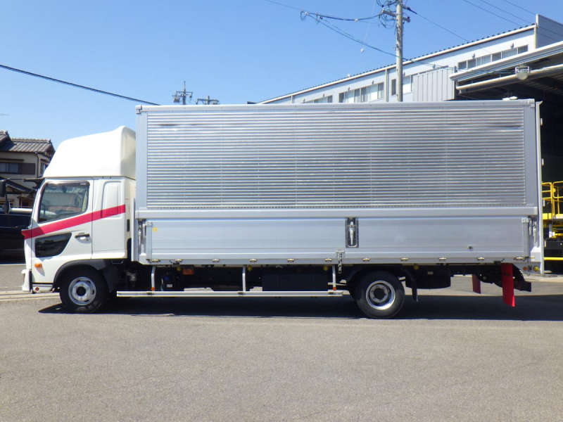 62ワイド　ハイルーフ　積載2.8t　内高2,420|中古トラックの販売・買取・査定のアイナビ