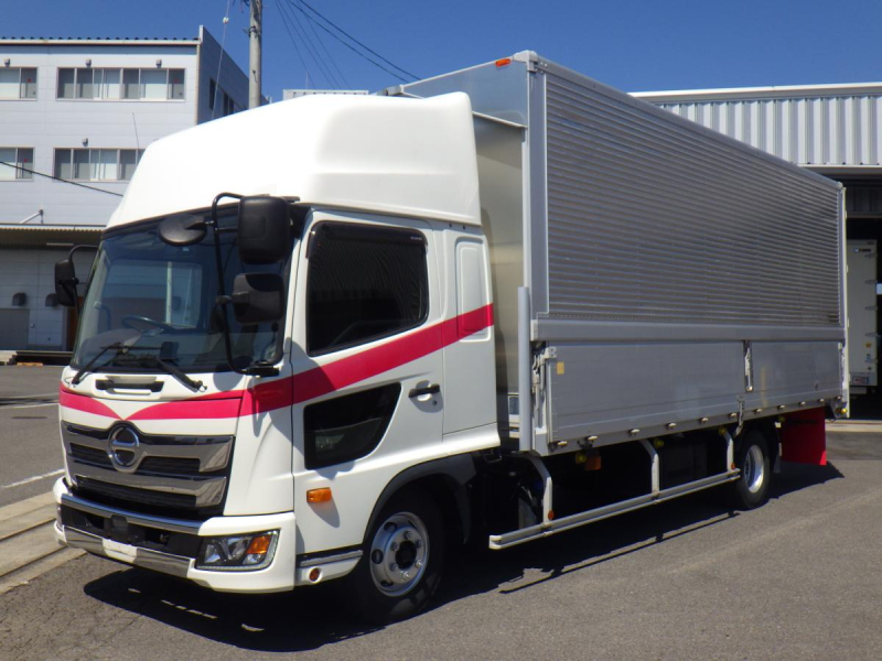 62ワイド　ハイルーフ　積載2.8t　内高2,420|中古トラックの販売・買取・査定のアイナビ