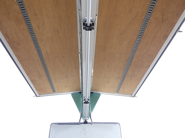 日野平成30年式☆格納ゲート付きウィング☆27万キロ代|中古トラックの販売・買取・査定のアイナビ