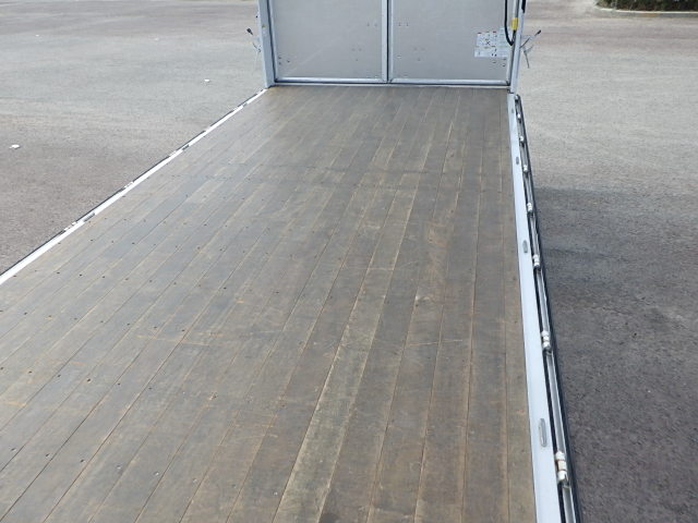 日野平成30年式☆格納ゲート付きウィング☆27万キロ代|中古トラックの販売・買取・査定のアイナビ