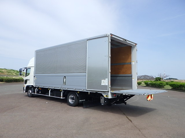 日野平成30年式☆格納ゲート付きウィング☆27万キロ代|中古トラックの販売・買取・査定のアイナビ