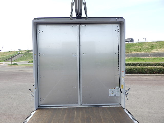 日野平成30年式☆格納ゲート付きウィング☆27万キロ代|中古トラックの販売・買取・査定のアイナビ