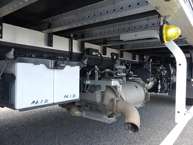 日野平成30年式☆格納ゲート付きウィング☆27万キロ代|中古トラックの販売・買取・査定のアイナビ