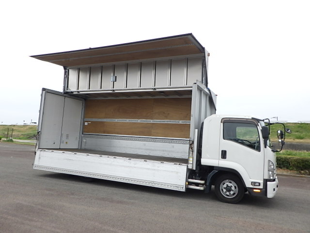 いすゞ令和3年☆格納ゲート付きウィング☆|中古トラックの販売・買取・査定のアイナビ