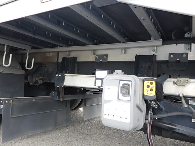 いすゞ令和3年☆格納ゲート付きウィング☆|中古トラックの販売・買取・査定のアイナビ