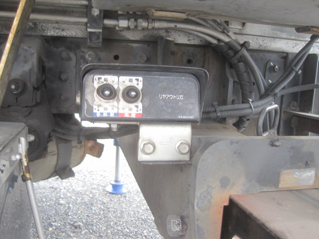 ワイド車ラジコン付リアジャッキ付2.9吊りアルミアオリ|中古トラックの販売・買取・査定のアイナビ