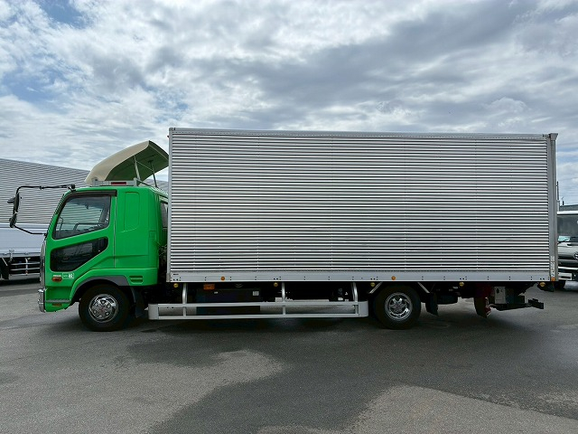 フルキャブ/ベッド付き240馬力ラッシング3段6速MT4t8t|中古トラックの販売・買取・査定のアイナビ