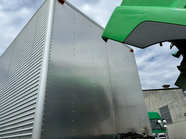 フルキャブ/ベッド付き240馬力ラッシング3段6速MT4t8t|中古トラックの販売・買取・査定のアイナビ