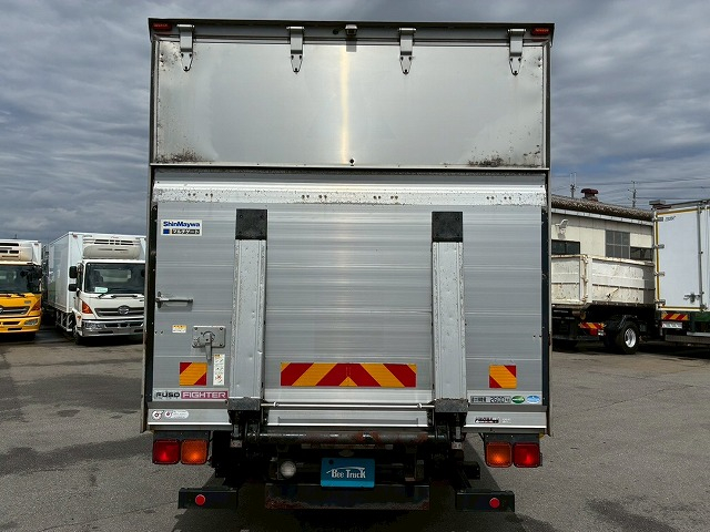 フルキャブ/ベッド付き240馬力ラッシング3段6速MT4t8t|中古トラックの販売・買取・査定のアイナビ