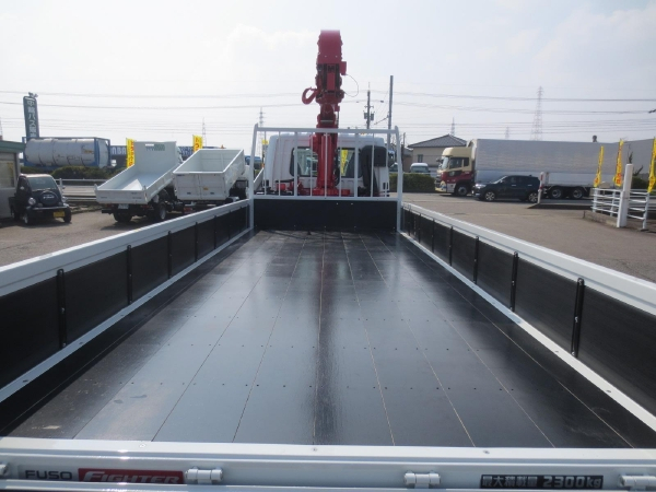 三菱ファイター4段ラジコンクレーン付|中古トラックの販売・買取・査定のアイナビ