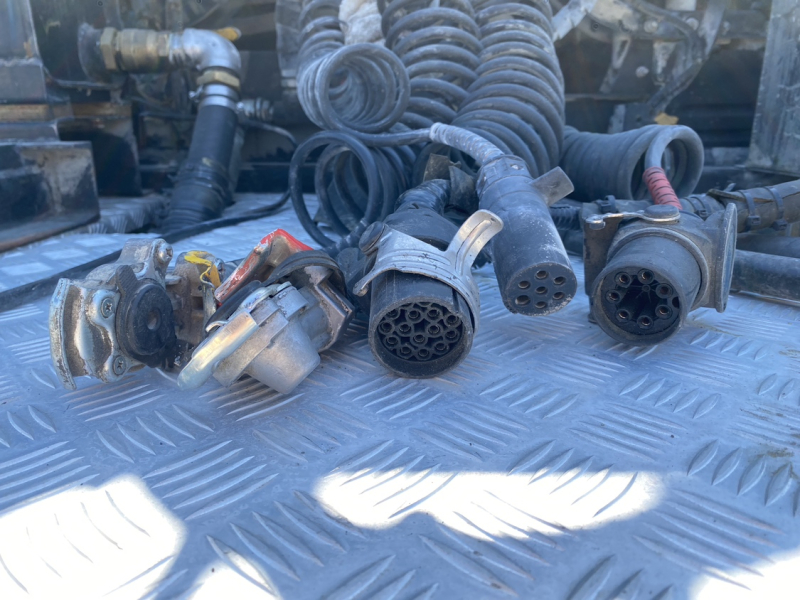 R2年式、クオン、PTO付トレーラ、車検付|中古トラックの販売・買取・査定のアイナビ