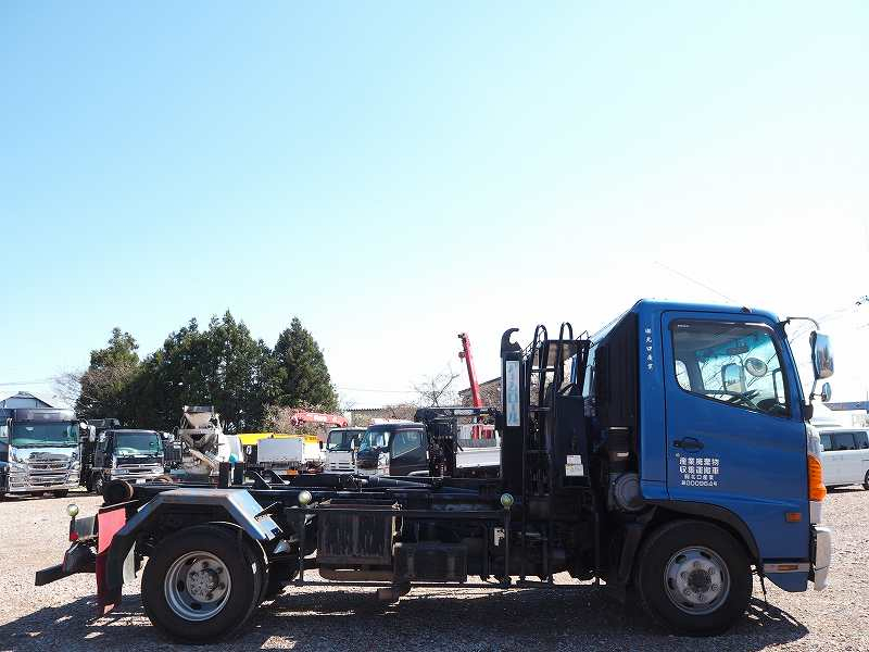 日野レンジャー新明和アームロールツインホイスト|中古トラックの販売・買取・査定のアイナビ