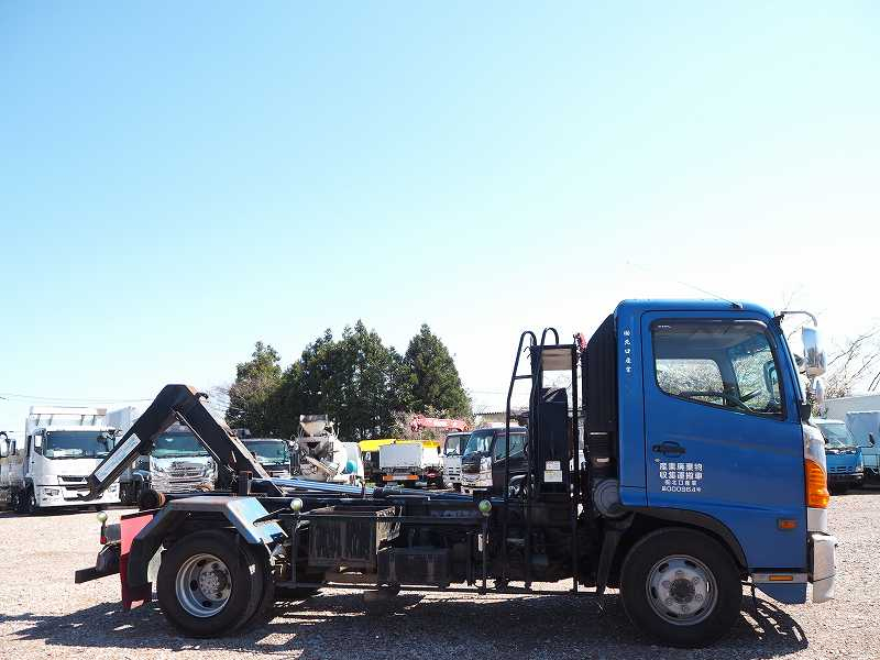 日野レンジャー新明和アームロールツインホイスト|中古トラックの販売・買取・査定のアイナビ