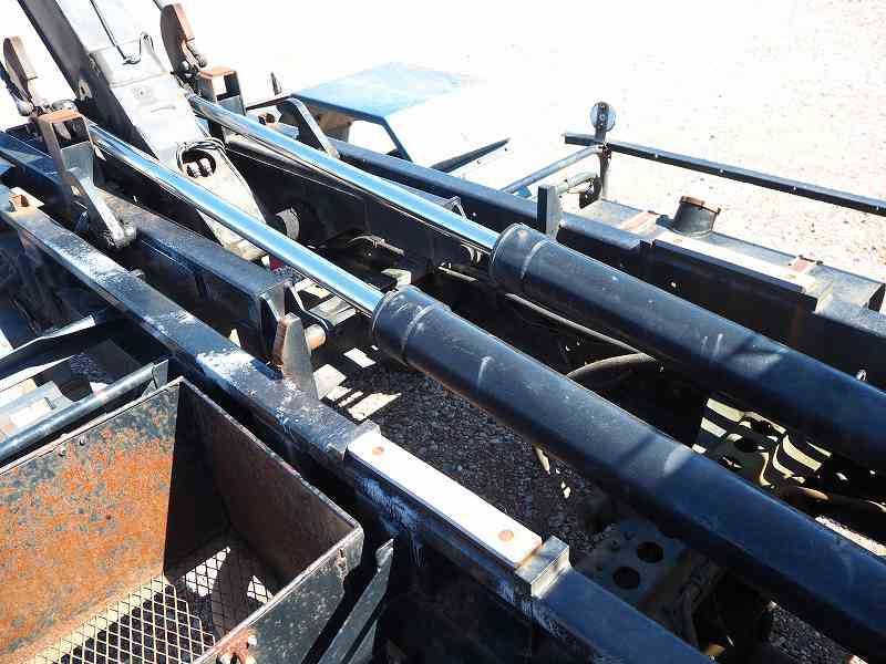 日野レンジャー新明和アームロールツインホイスト|中古トラックの販売・買取・査定のアイナビ